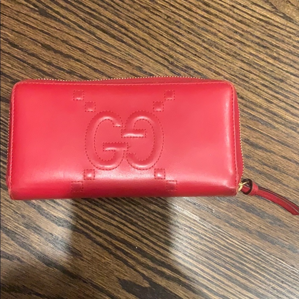 Red Gucci wallet. Perfect condition